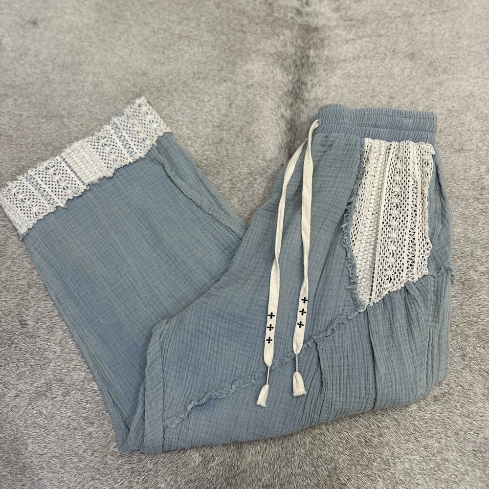 Cropped Blue Pants with Lace Trim